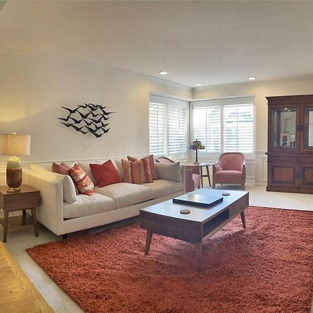 8-Bedroom Home Near The Foot Of The Rocky Mountains Sandy Exterior photo