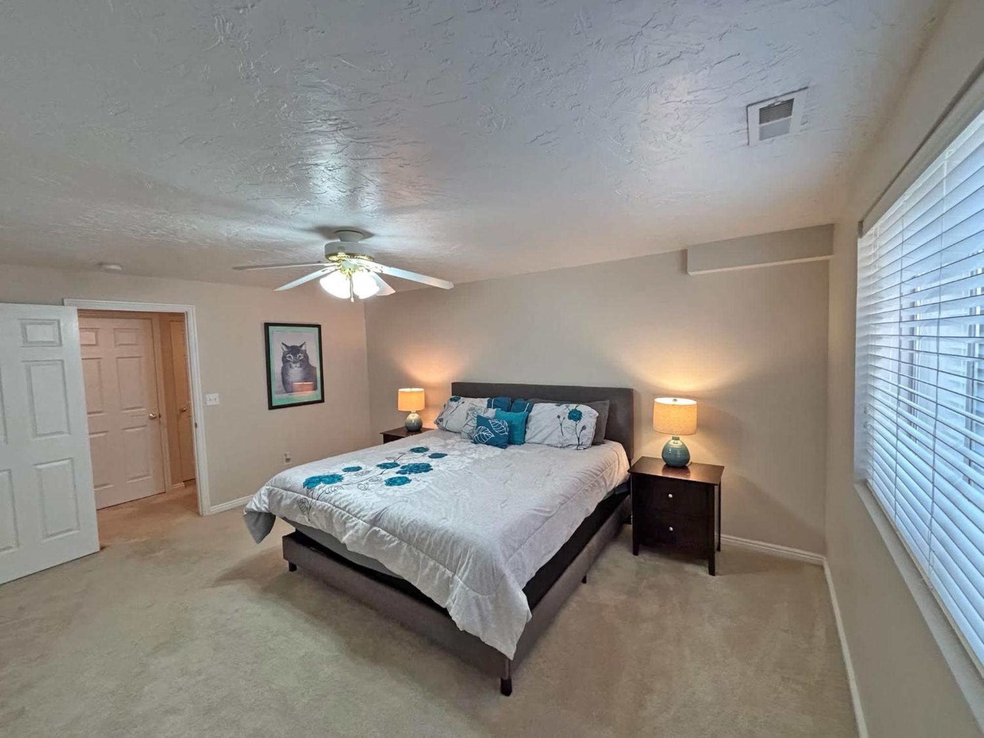 8-Bedroom Home Near The Foot Of The Rocky Mountains Sandy Exterior photo