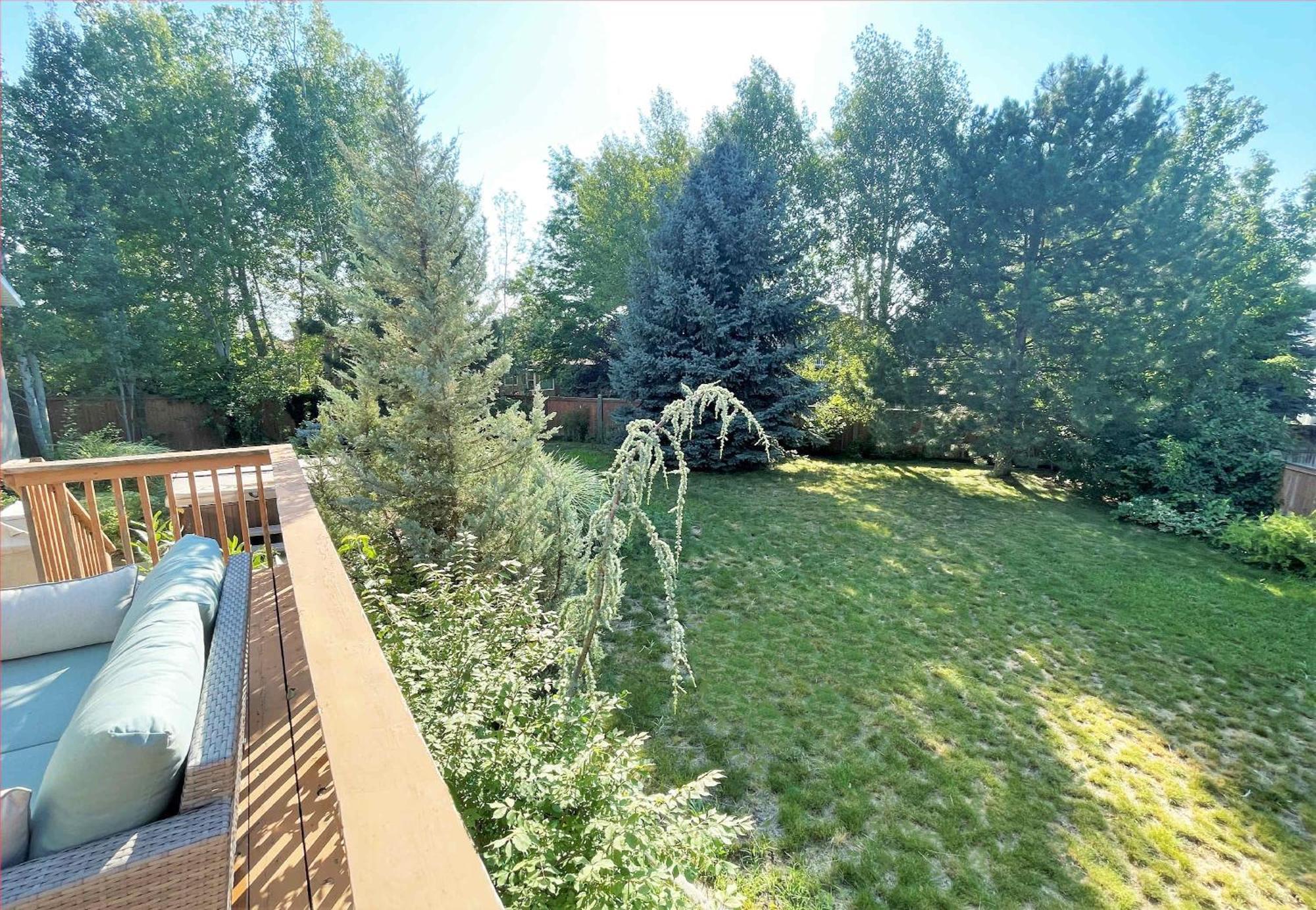8-Bedroom Home Near The Foot Of The Rocky Mountains Sandy Exterior photo