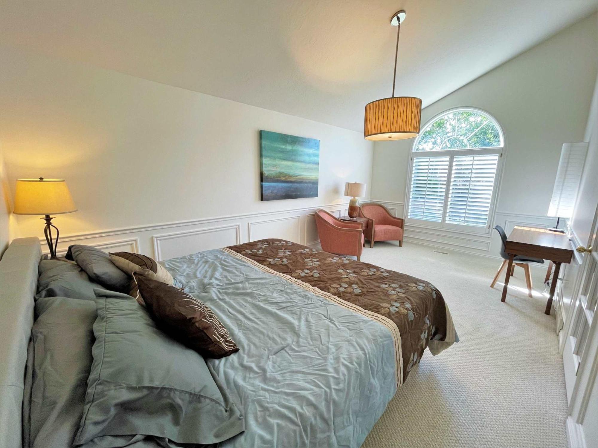 8-Bedroom Home Near The Foot Of The Rocky Mountains Sandy Exterior photo